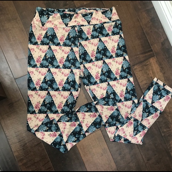 🌟LuLaRoe🌟 beautiful leggings - Picture 1 of 4